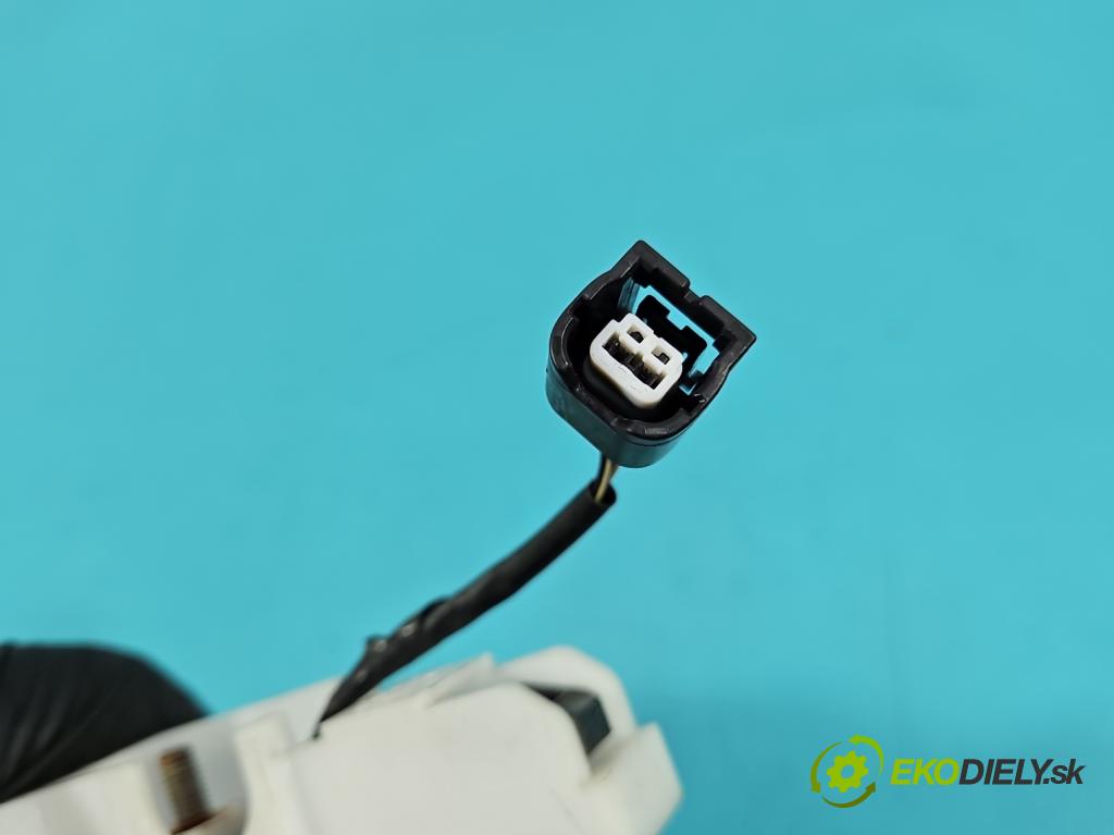 Honda Legend IV 2004-2012 3.5 V6 295HP automatic 217 kW 3471 cm3 4- rukoväť predné ľavé mimo:  (Kľučka dverí vonkajšia predná ľavá)