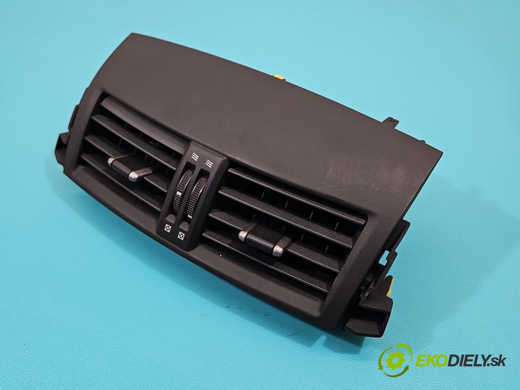 Toyota Rav4 III 2005-2012 2.2 D-CAT 177 HP manual 130 kW 2231 cm3 5- Mřížka: kúrenia stredová 55670-42050 (Mriežka kúrenia (fukár))