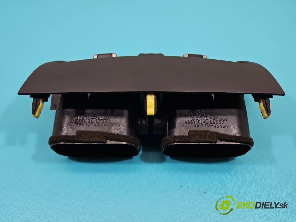 Toyota Rav4 III 2005-2012 2.2 D-CAT 177 HP manual 130 kW 2231 cm3 5- Mřížka: kúrenia stredová 55670-42050 (Mriežka kúrenia (fukár))