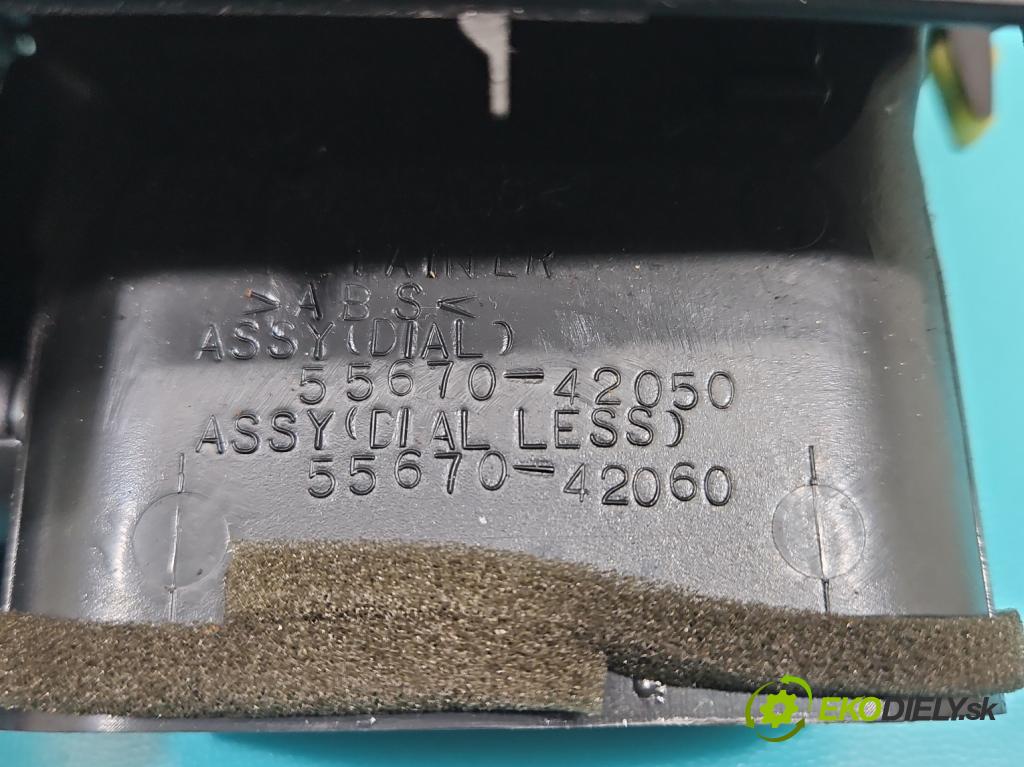 Toyota Rav4 III 2005-2012 2.2 D-CAT 177 HP manual 130 kW 2231 cm3 5- Mřížka: kúrenia stredová 55670-42050 (Mriežka kúrenia (fukár))