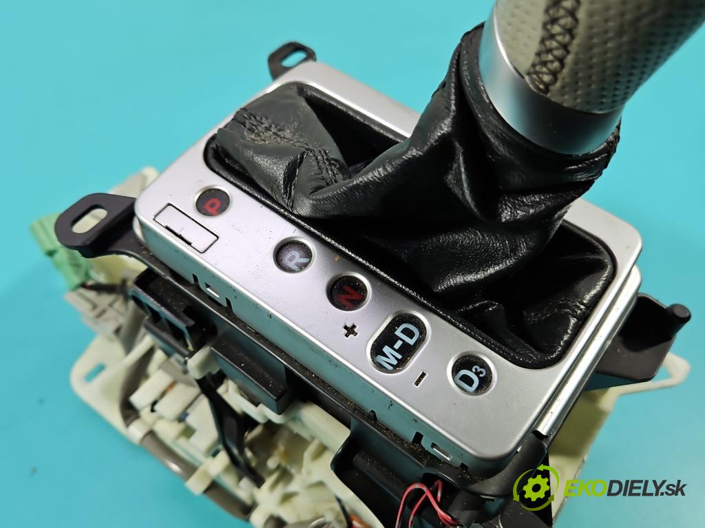 Honda Legend IV 2004-2012 3.5 V6 295HP automatic 217 kW 3471 cm3 4- Páka: Změny: stupeň,rýchlosť SJA-G810 (Rýchlostná páka (kulisa))