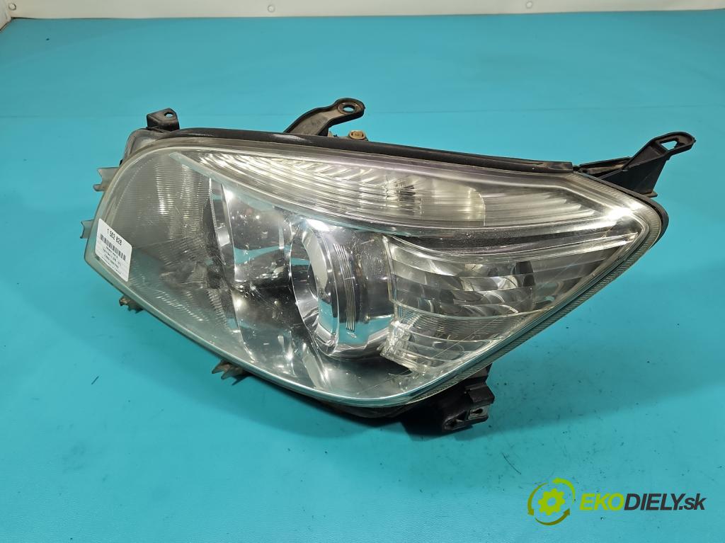 Toyota Rav4 III 2005-2012 2.2 D-CAT 177 HP manual 130 kW 2231 cm3 5- Reflektor: ľavý  (Kľučka dverí ostatné)