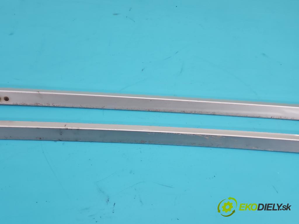 Toyota Rav4 III 2005-2012 škrábance ,: 150cm