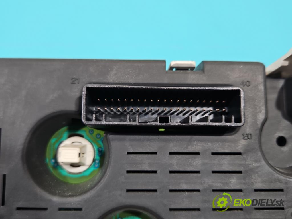 Renault Modus 1.5 dci 86 HP manual 63 kW 1461 cm3 5- prístrojovka/ budíky P8200668078 (Prístrojová doska)