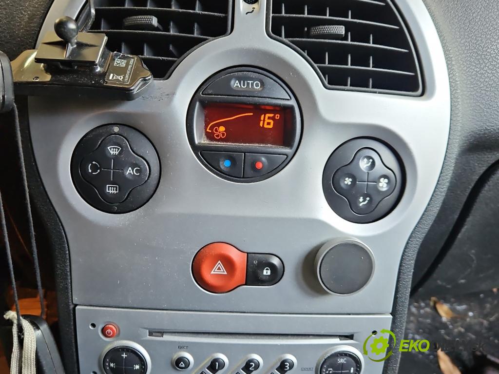 Renault Modus 1.5 dci 86 hp manual 63 kW 1461 cm3 5- palubní deska panel topení 8200563524