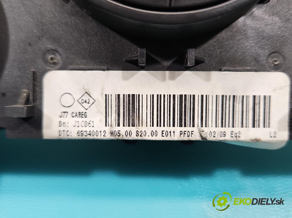 Renault Modus 1.5 dci 86 hp manual 63 kW 1461 cm3 5- palubní deska panel topení 8200563524
