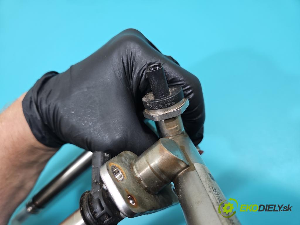 Infiniti Q50 I 2013-2024 2.0 T 211KM automatic 155 kW 1991 cm3 4- vstrek A2560700187 (Vstrekovač paliva)