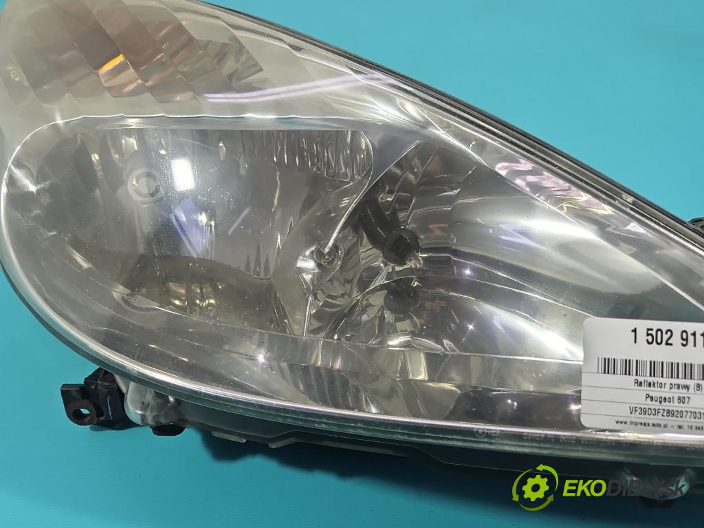 Peugeot 607 2.2 16V 163 HP manual 120 kW 2231 cm3 4- Reflektor: pravý 9641958780 (Svetlo predné pravé)