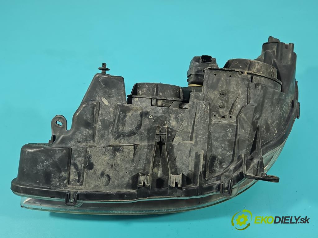 Peugeot 607 2.2 16V 163 HP manual 120 kW 2231 cm3 4- Reflektor: pravý 9641958780 (Svetlo predné pravé)