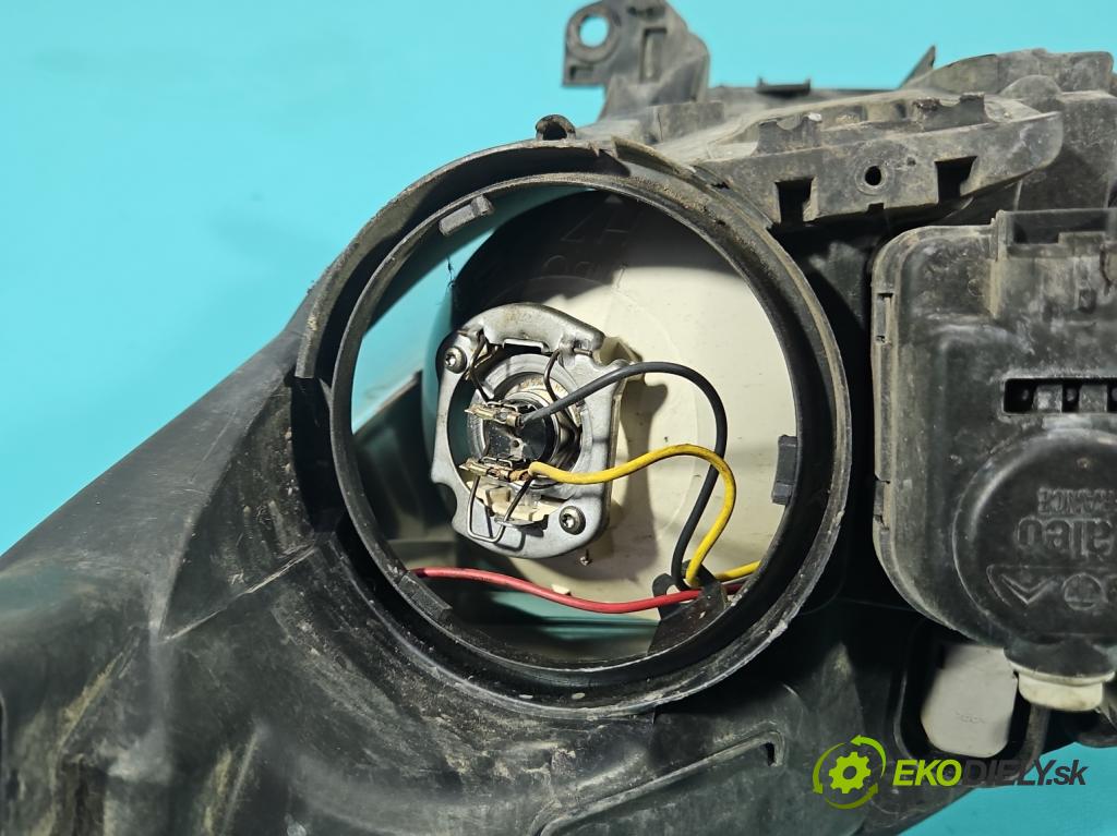 Peugeot 607 2.2 16V 163 HP manual 120 kW 2231 cm3 4- Reflektor: pravý 9641958780 (Svetlo predné pravé)