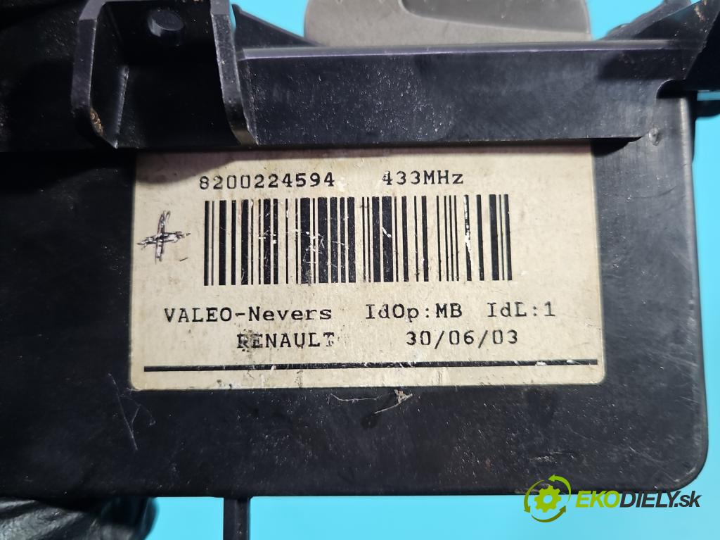 Renault Espace IV 2003-2014 2.0 dci 173KM manual 127 kW 1995 cm3 5- Čtenář: kárt 8200224594