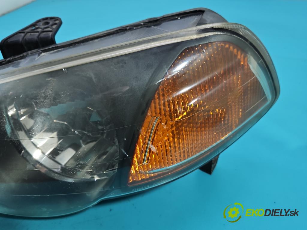 Honda HR-V I 1999-2006 1.6 16V 105 HP manual 77 kW 1590 cm3 3- Reflektor: ľavý  (Kľučka dverí ostatné)