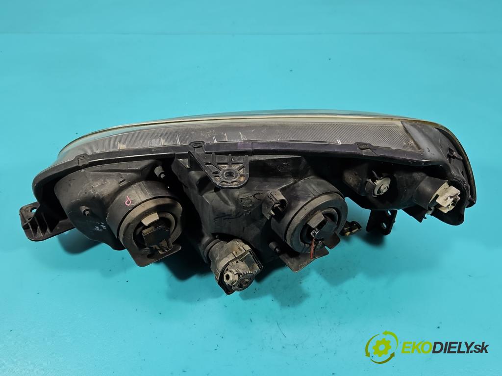 Honda HR-V I 1999-2006 1.6 16V 105 HP manual 77 kW 1590 cm3 3- Reflektor: pravý  (Svetlo predné pravé)