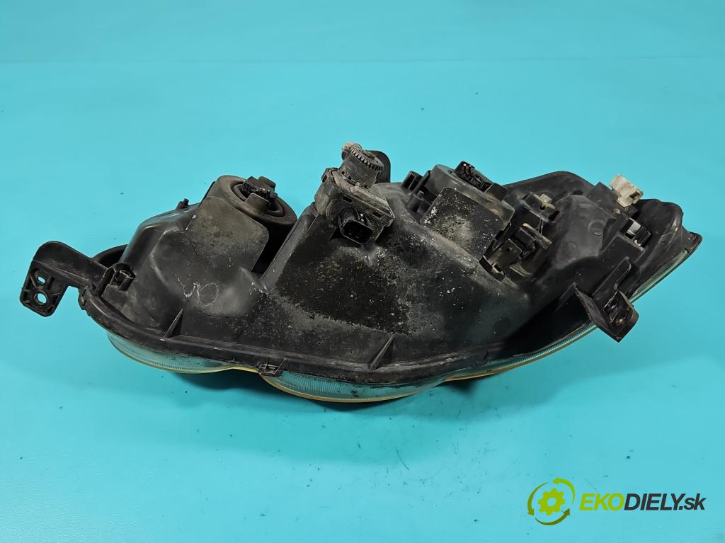 Honda HR-V I 1999-2006 1.6 16V 105 HP manual 77 kW 1590 cm3 3- Reflektor: pravý  (Svetlo predné pravé)