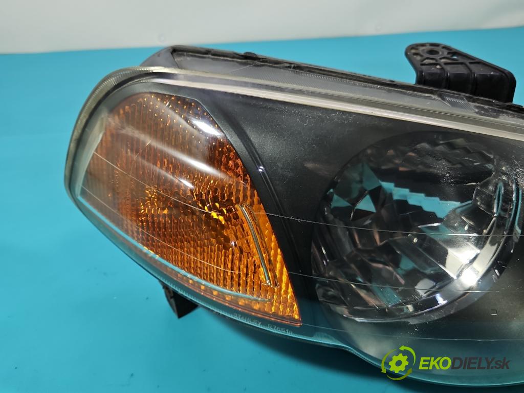 Honda HR-V I 1999-2006 1.6 16V 105 HP manual 77 kW 1590 cm3 3- Reflektor: pravý  (Svetlo predné pravé)