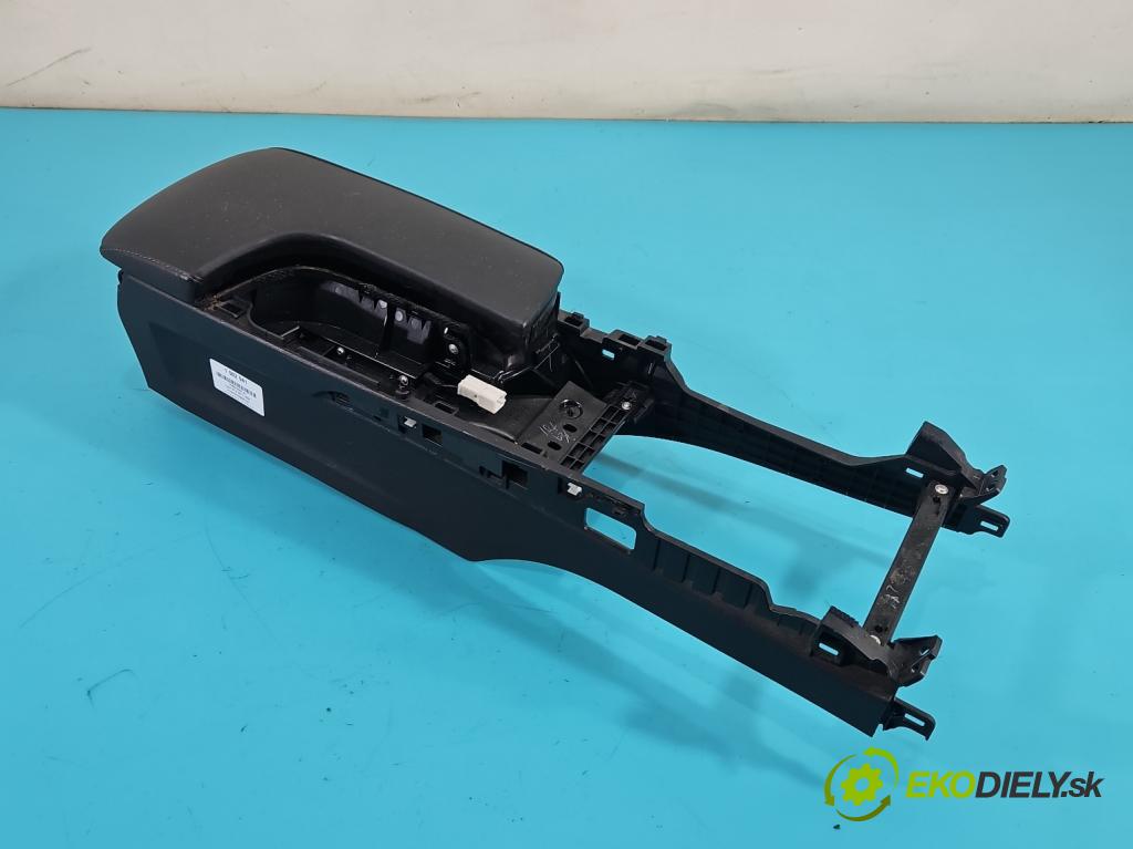 Lexus IS III 2014-2025 2.5 vvti 181KM automatic 133 kW 2494 cm3 4- operadlo 58862-53040 (Lakťová opierka)