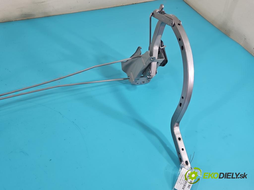 Lexus IS III 2014-2025 2.5 vvti 181KM automatic 133 kW 2494 cm3 4- Závěs: kufrových dveří zadní