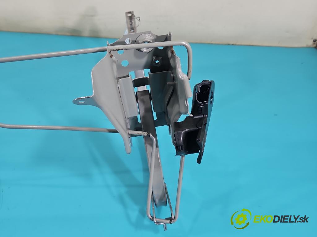 Lexus IS III 2014-2025 2.5 vvti 181KM automatic 133 kW 2494 cm3 4- Závěs: kufrových dveří zadní