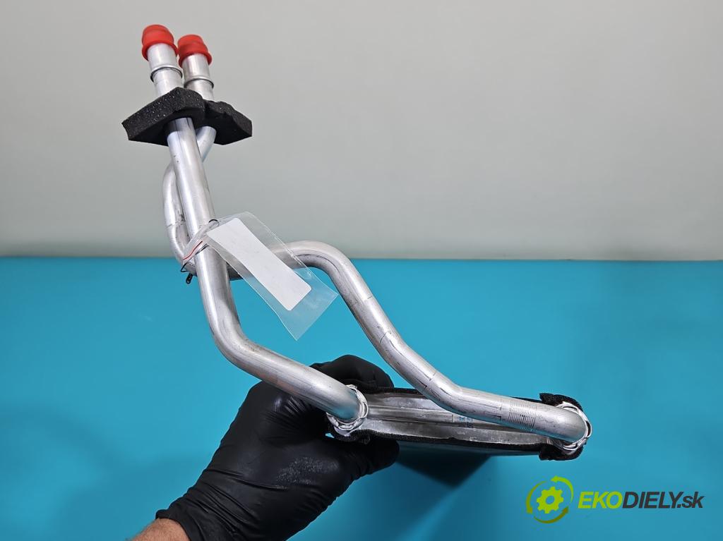 Lexus IS III 2014-2025 2.5 vvti 181KM automatic 133 kW 2494 cm3 4- radiator  (Radiátor kúrenia)