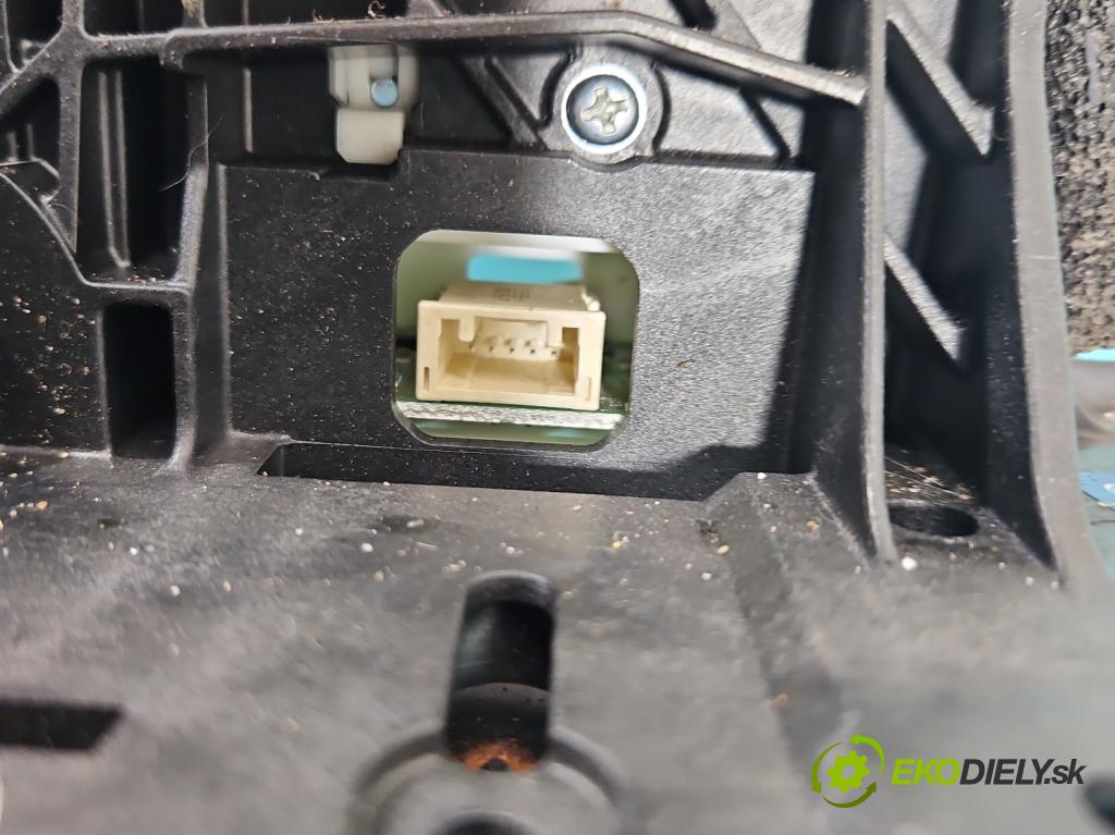 Lexus IS III 2014-2025 2.5 vvti 181KM automatic 133 kW 2494 cm3 4- kulisa změny stupňová  (Řadicí páka (kulisa) )