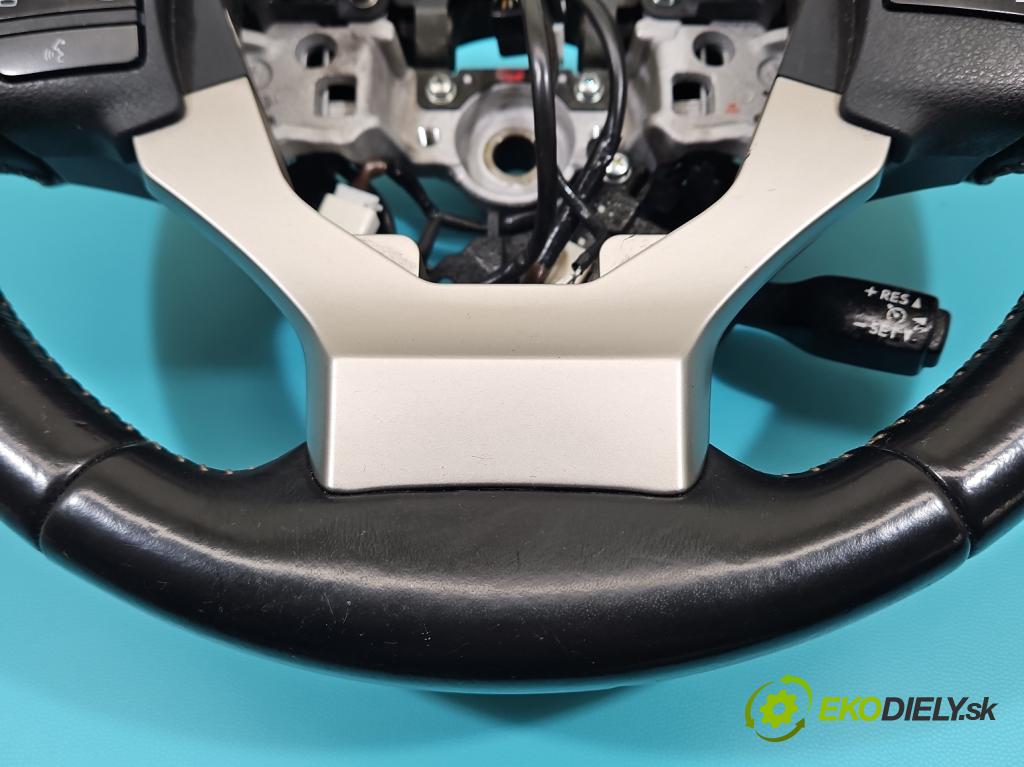 Lexus IS III 2014-2025 2.5 vvti 181KM automatic 133 kW 2494 cm3 4- volant  (Volant)