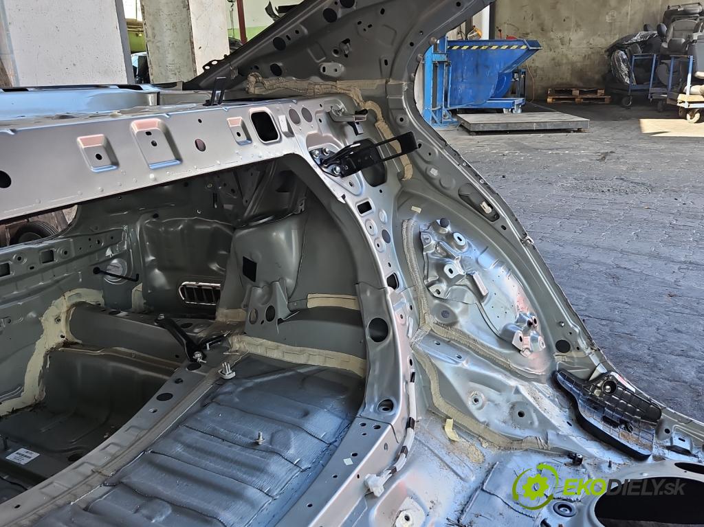 Lexus IS III 2014-2025 2.5 vvti 181KM automatic 133 kW 2494 cm3 4- blatnik zadní levý