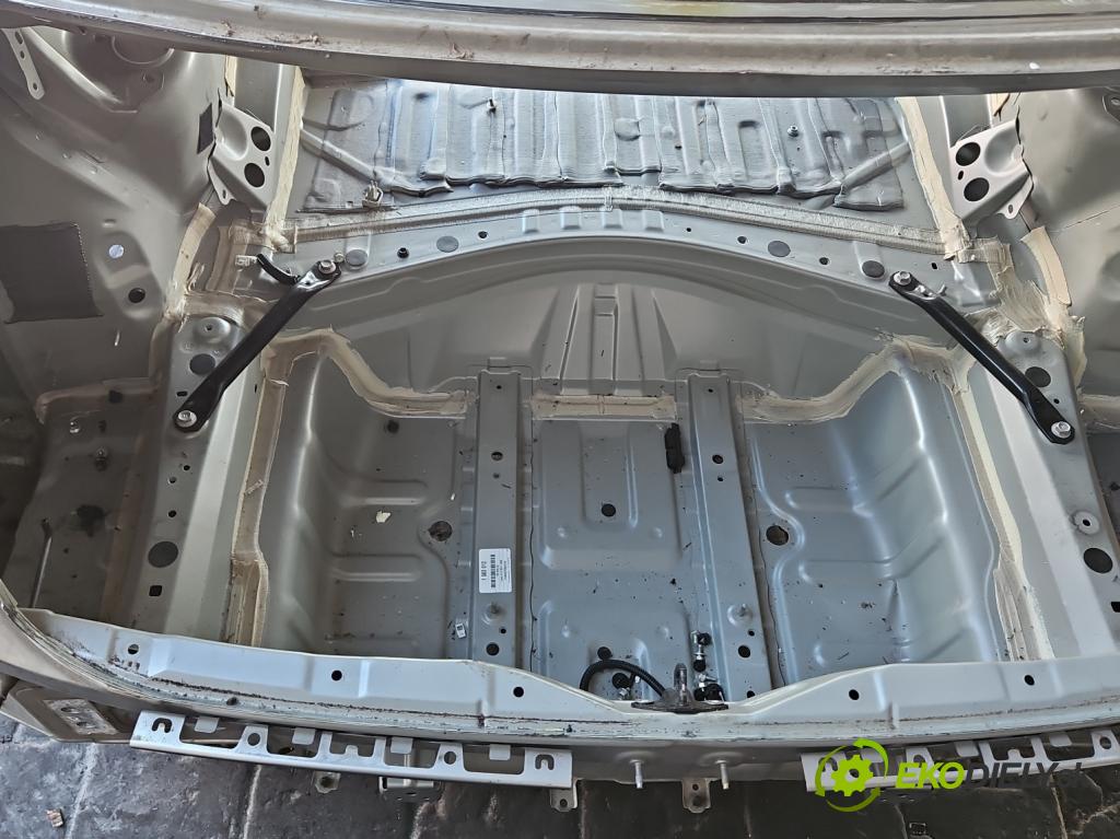 Lexus IS III 2014-2025 2.5 vvti 181KM automatic 133 kW 2494 cm3 4- stěna zadní