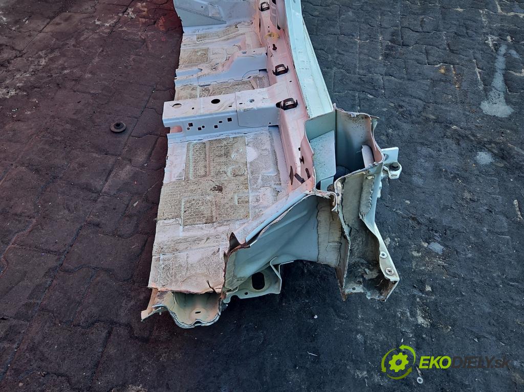 Fiat Tipo II 2015- 1.0 T 100 hp manual 73,3 kW 999 cm3 5- práh levý  (Karoserie ostatní)