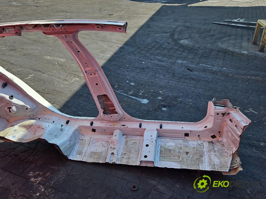 Fiat Tipo II 2015- 1.0 T 100 hp manual 73,3 kW 999 cm3 5- práh levý  (Karoserie ostatní)