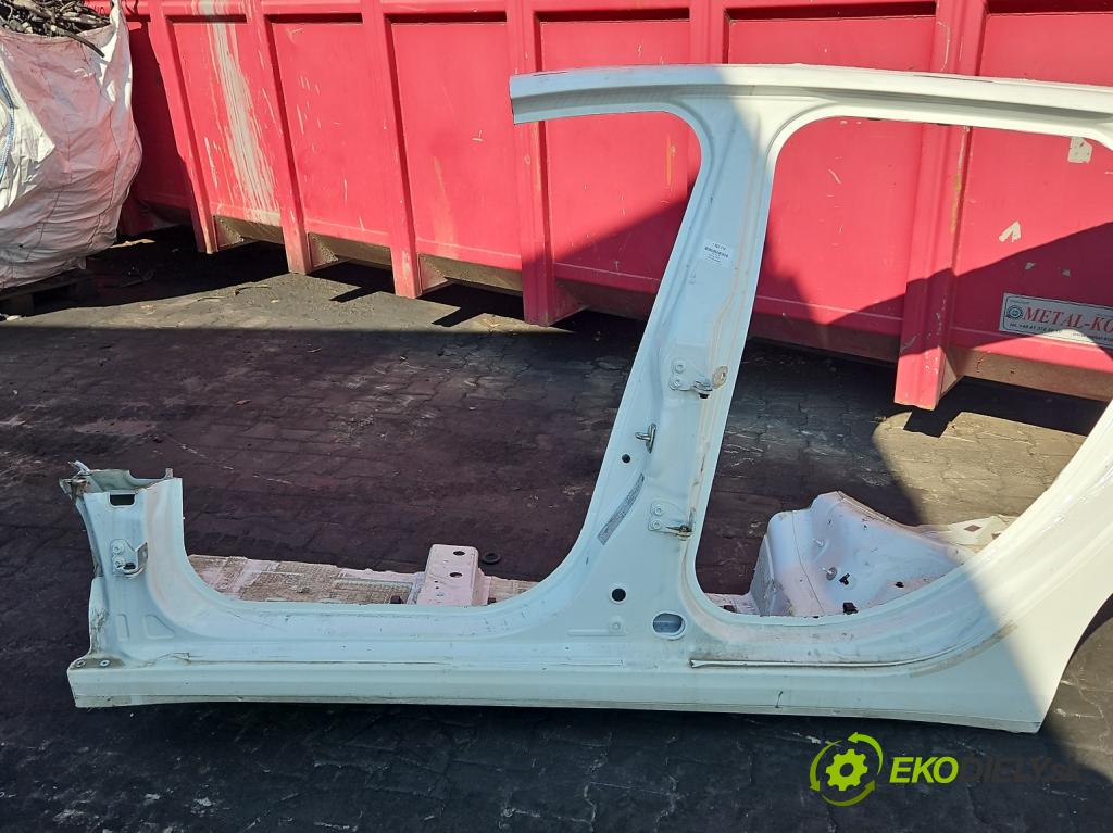 Fiat Tipo II 2015- 1.0 T 100 hp manual 73,3 kW 999 cm3 5- práh levý  (Karoserie ostatní)