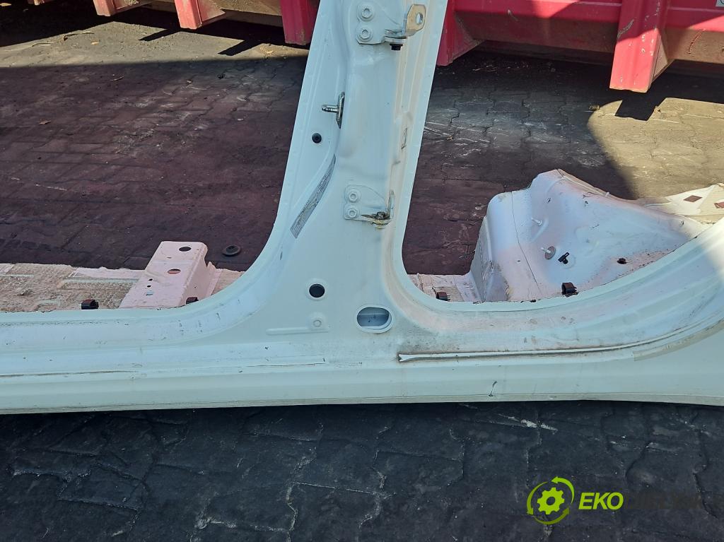 Fiat Tipo II 2015- 1.0 T 100 hp manual 73,3 kW 999 cm3 5- práh levý  (Karoserie ostatní)