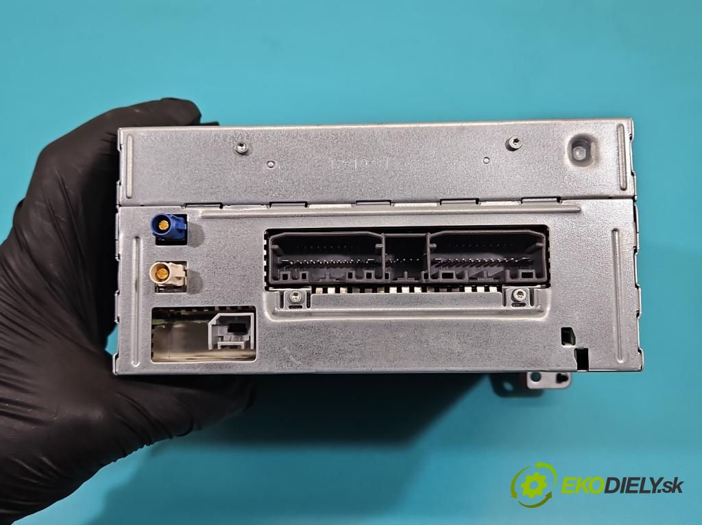 Jeep Grand Cherokee WK2 IV 2010-2021 3.0 CRD 241KM automatic 177 kW 2987 cm3 5- Radio továrna: P68089011AE