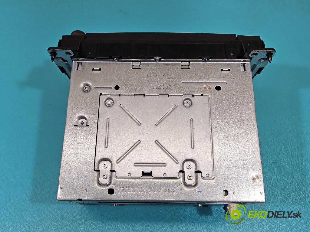 Jeep Grand Cherokee WK2 IV 2010-2021 3.0 CRD 241KM automatic 177 kW 2987 cm3 5- Radio továrna: P68089011AE