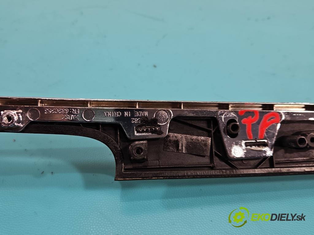 Jeep Grand Cherokee WK2 IV 2010-2021 3.0 CRD 241KM automatic 177 kW 2987 cm3 5- lišta ozdobná interiéry: 07979230