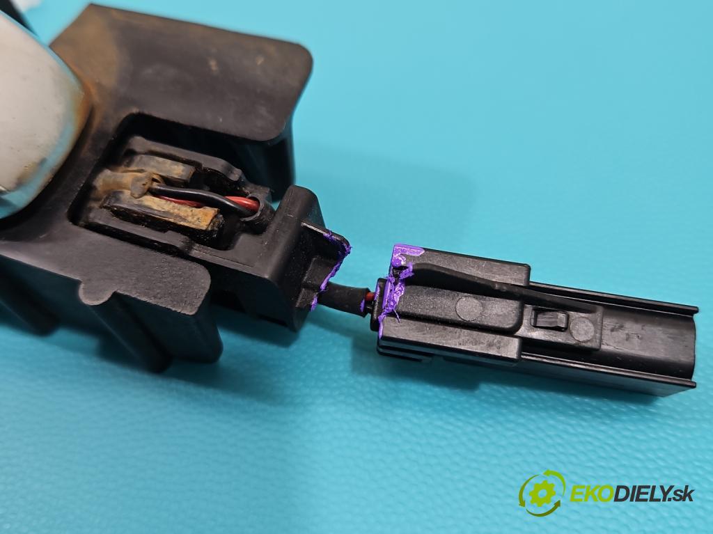 Jeep Grand Cherokee WK2 IV 2010-2021 3.0 CRD 241KM automatic 177 kW 2987 cm3 5- klika přední levé 4581-1000 (Vnější přední levá klika dveří)