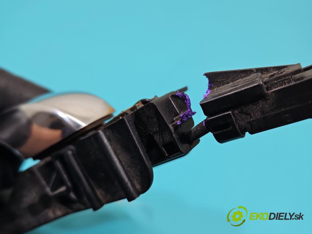 Jeep Grand Cherokee WK2 IV 2010-2021 3.0 CRD 241KM automatic 177 kW 2987 cm3 5- klika přední levé 4581-1000 (Vnější přední levá klika dveří)