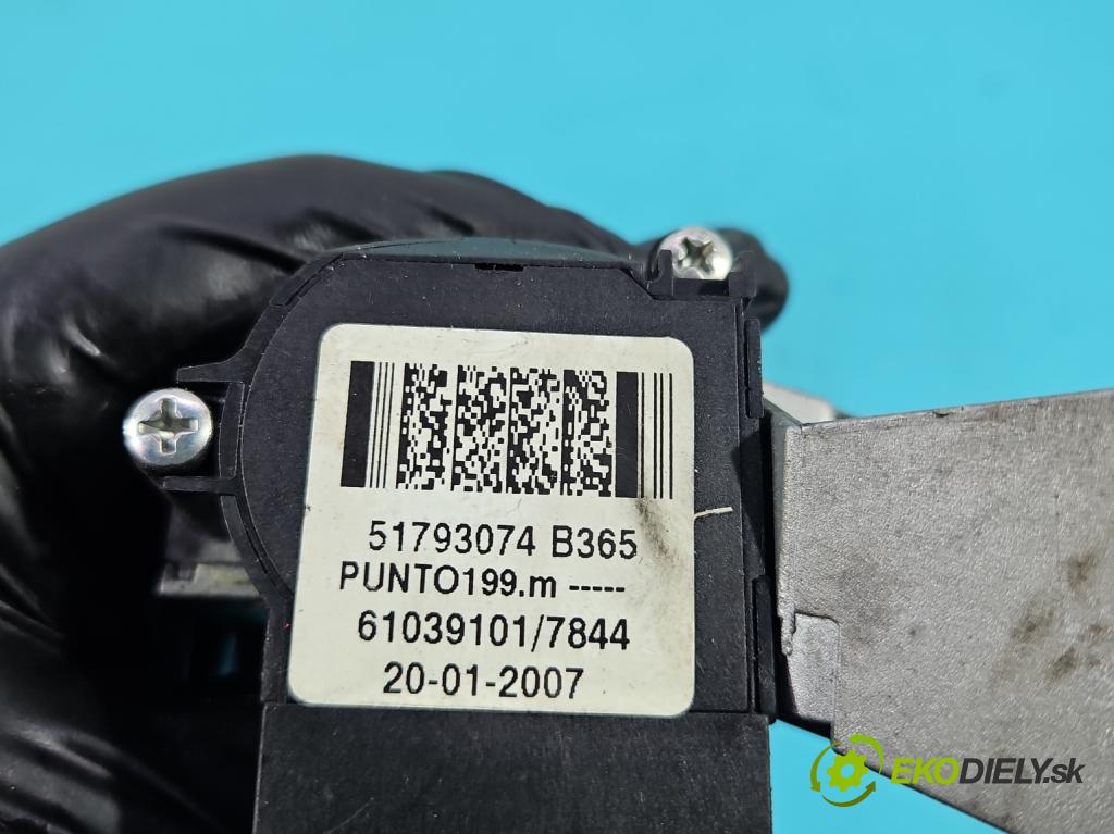 Fiat Punto Grande 1.2 8V 65 HP manual 48 kW 1242 cm3 5- riadiaca jednotka motora IAW5SF3.M1