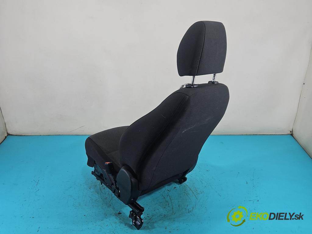 Fiat Tipo II 2015- 1.0 T (46349385) 100 HP manual 73,3 kW 999 cm3 5- Sedačka pravý (Sedadlo)