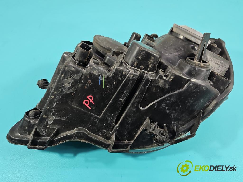 Vw Polo IV 9N 2001-2009 1.2 12V 64 HP manual 47 kW 1198 cm3 5- Reflektor: pravý  (Svetlo predné pravé)