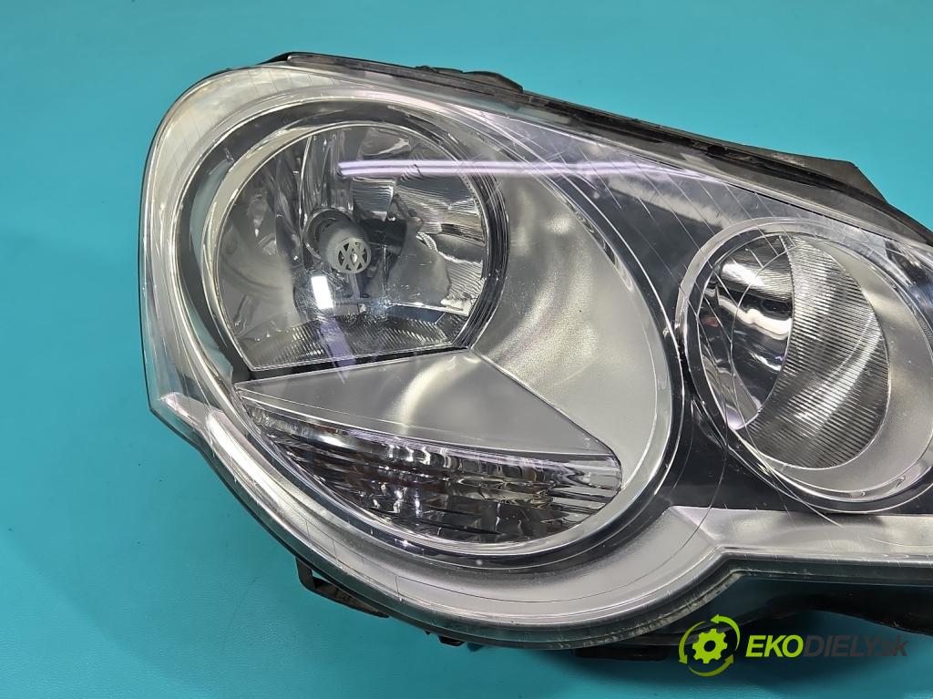 Vw Polo IV 9N 2001-2009 1.2 12V 64 HP manual 47 kW 1198 cm3 5- Reflektor: pravý  (Svetlo predné pravé)