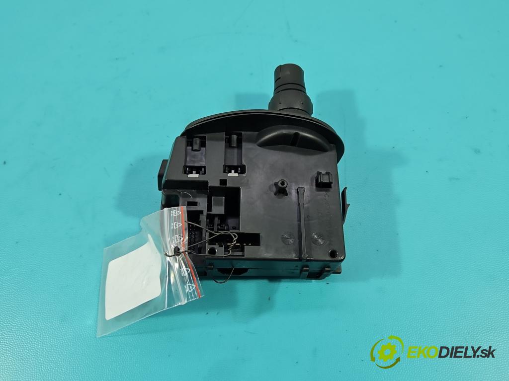 Renault Modus 1.5 dci 86 HP manual 63 kW 1461 cm3 5- prepínač stieračov 88103009079 (Prepínacie páčky pod volantom)