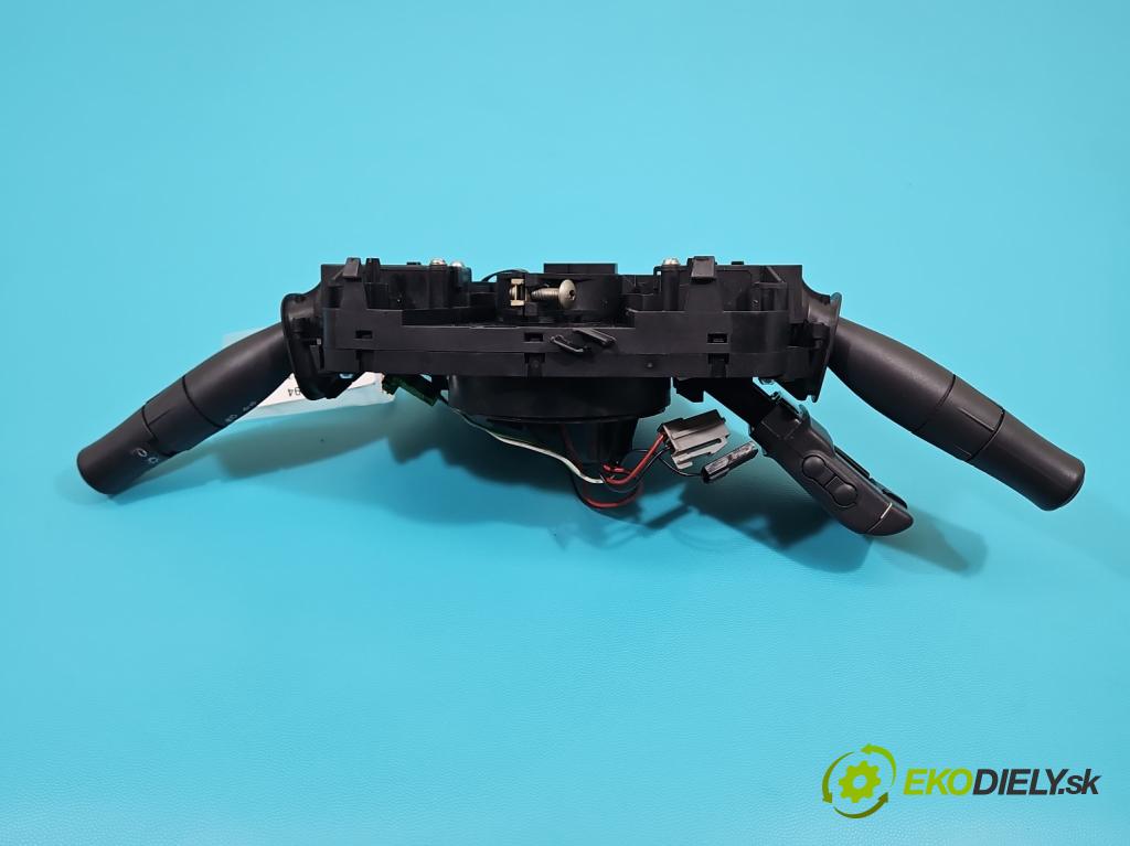 Renault Megane II 2003-2008 1.9 dci 120 HP manual 88 kW 1870 cm3 3- prepínač komplex: 8200213761 (Prepínacie páčky pod volantom)