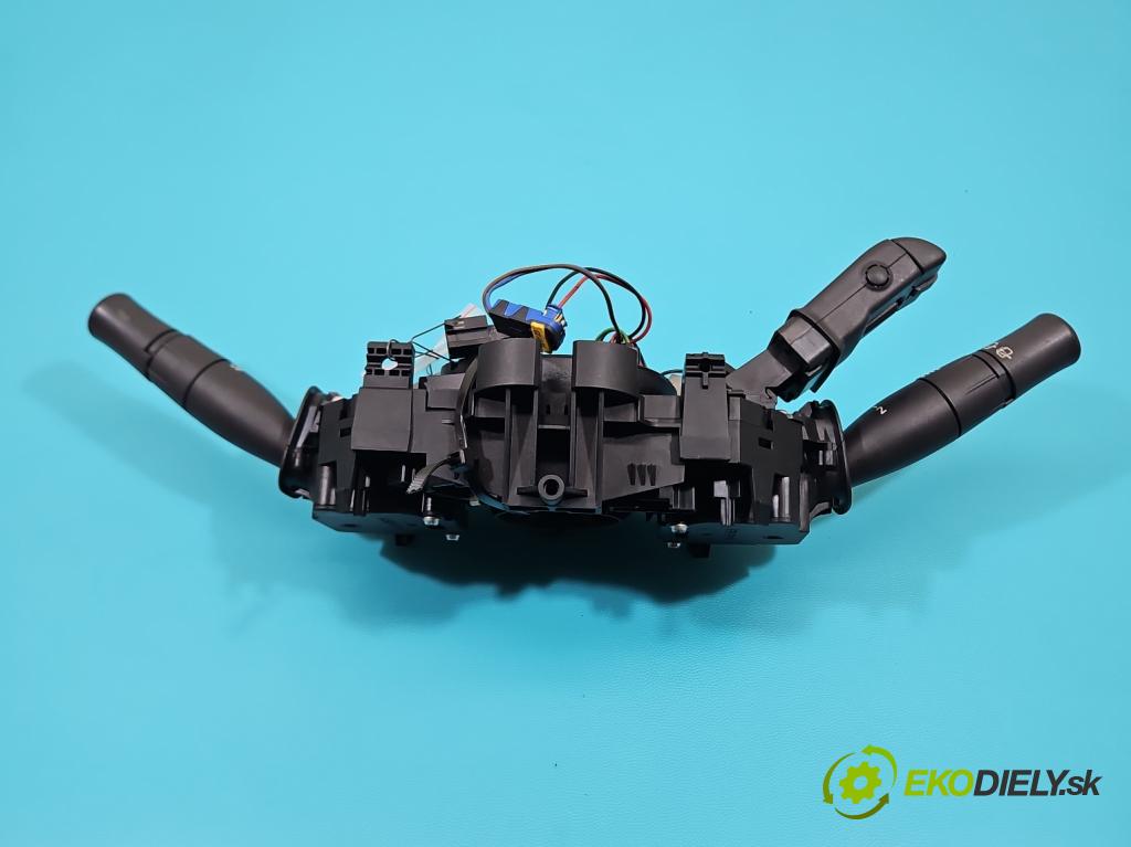 Renault Megane II 2003-2008 1.9 dci 120 HP manual 88 kW 1870 cm3 3- prepínač komplex: 8200213761 (Prepínacie páčky pod volantom)