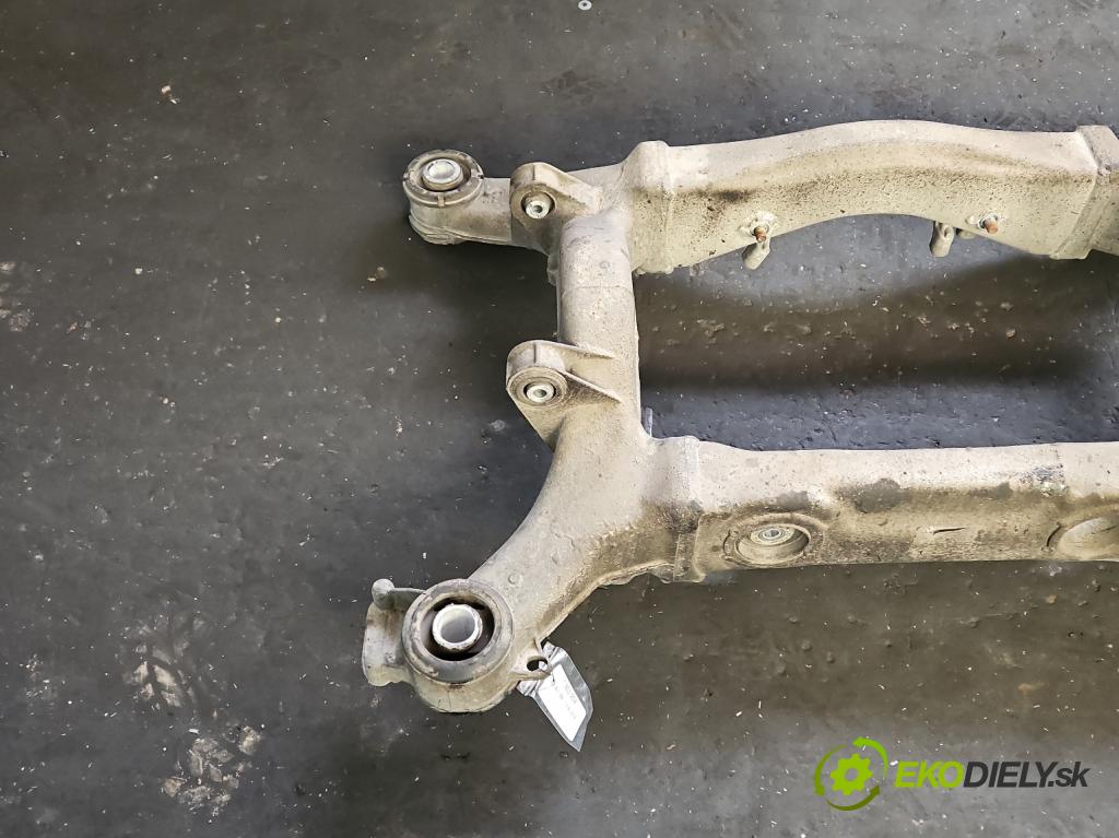 Honda Legend IV 2004-2012 3.5 V6 295KM automatic 217 kW 3471 cm3 4- zadní výztuha  (Zadní výztuha)