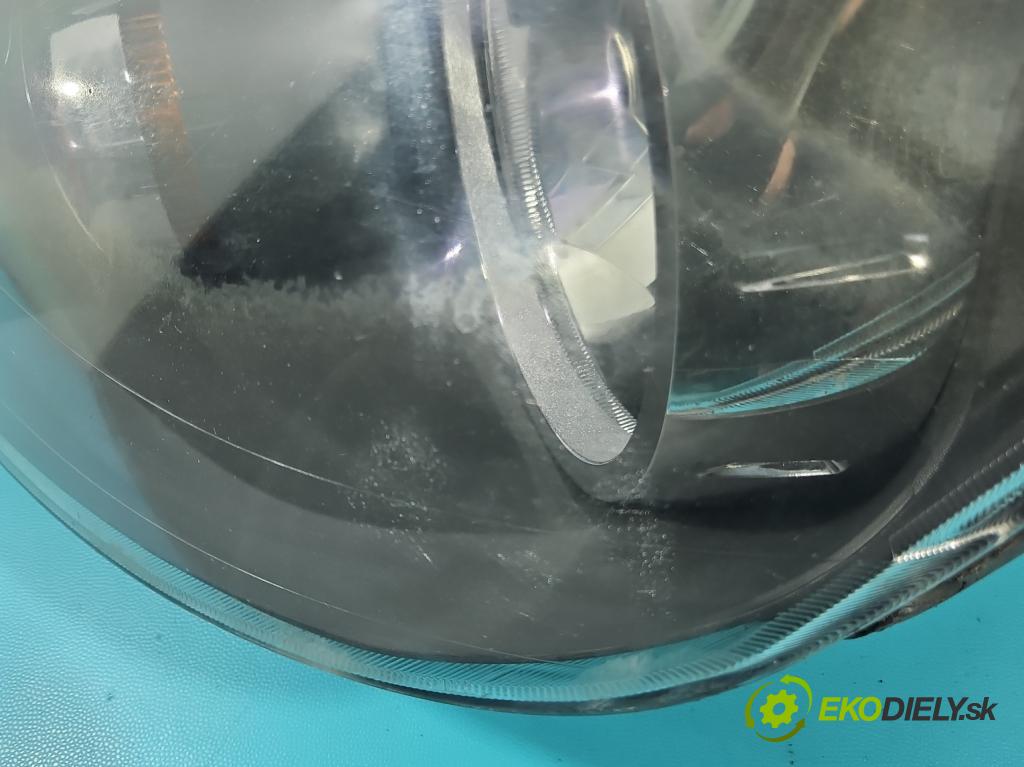 Ford Fiesta Mk6 2002-2008 1.4 tdci 68 HP manual 50 kW 1399 cm3 5- Reflektor: ľavý  (Kľučka dverí ostatné)