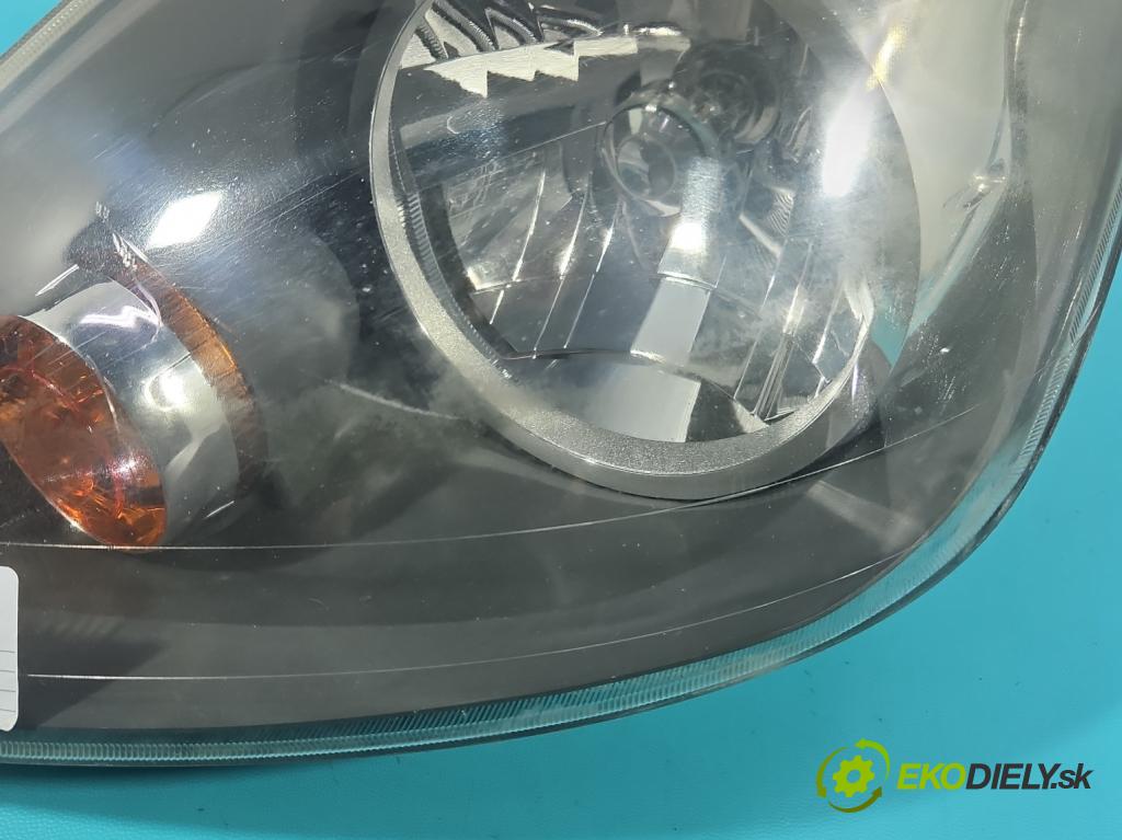 Ford Fiesta Mk6 2002-2008 1.4 tdci 68 HP manual 50 kW 1399 cm3 5- Reflektor: ľavý  (Kľučka dverí ostatné)