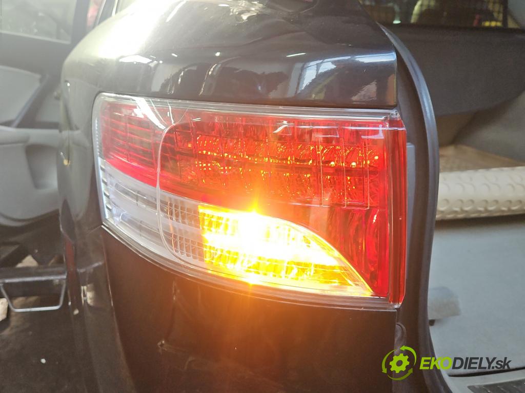 Toyota Avensis III T27 2009-2018 2.2 D-CAT 150 hp automatic 110 kW 2231 cm3 5- světlo zadní levé 895035572595 (Klika dveří ostatní)