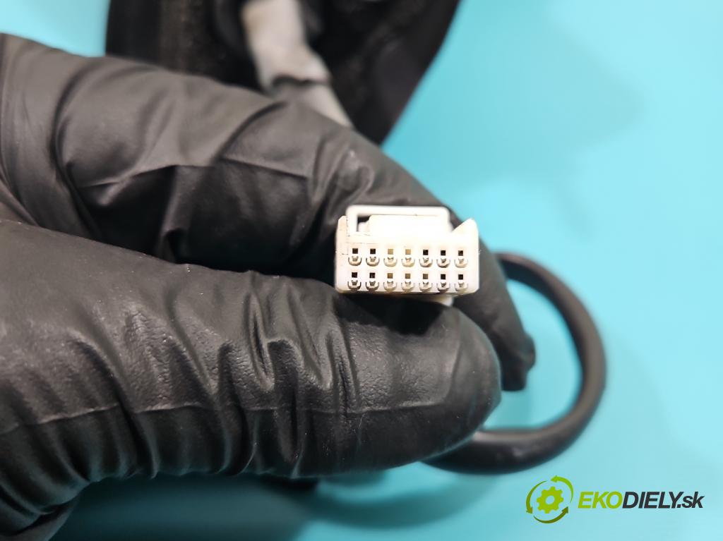 Toyota Avensis III T27 2009-2018 2.2 D-CAT 150 HP automatic 110 kW 2231 cm3 5- zrkadlo pravé  (Kľučka dverí ostatné)