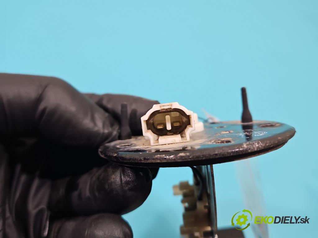 Toyota Rav4 III 2005-2012 2.2 D-CAT 177 HP manual 130 kW 2231 cm3 5- snímač úroveň: palivo  (Snímač)