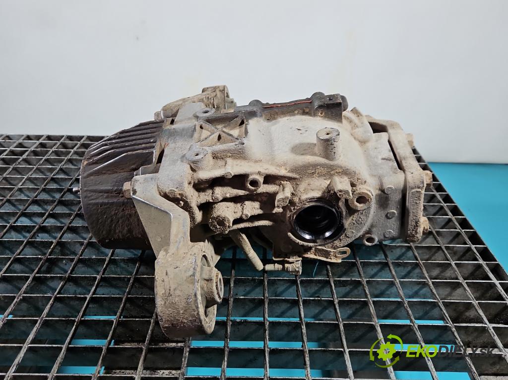 Toyota Rav4 III 2005-2012 2.2 D-CAT 177 HP manual 130 kW 2231 cm3 5- Most: zadní:
